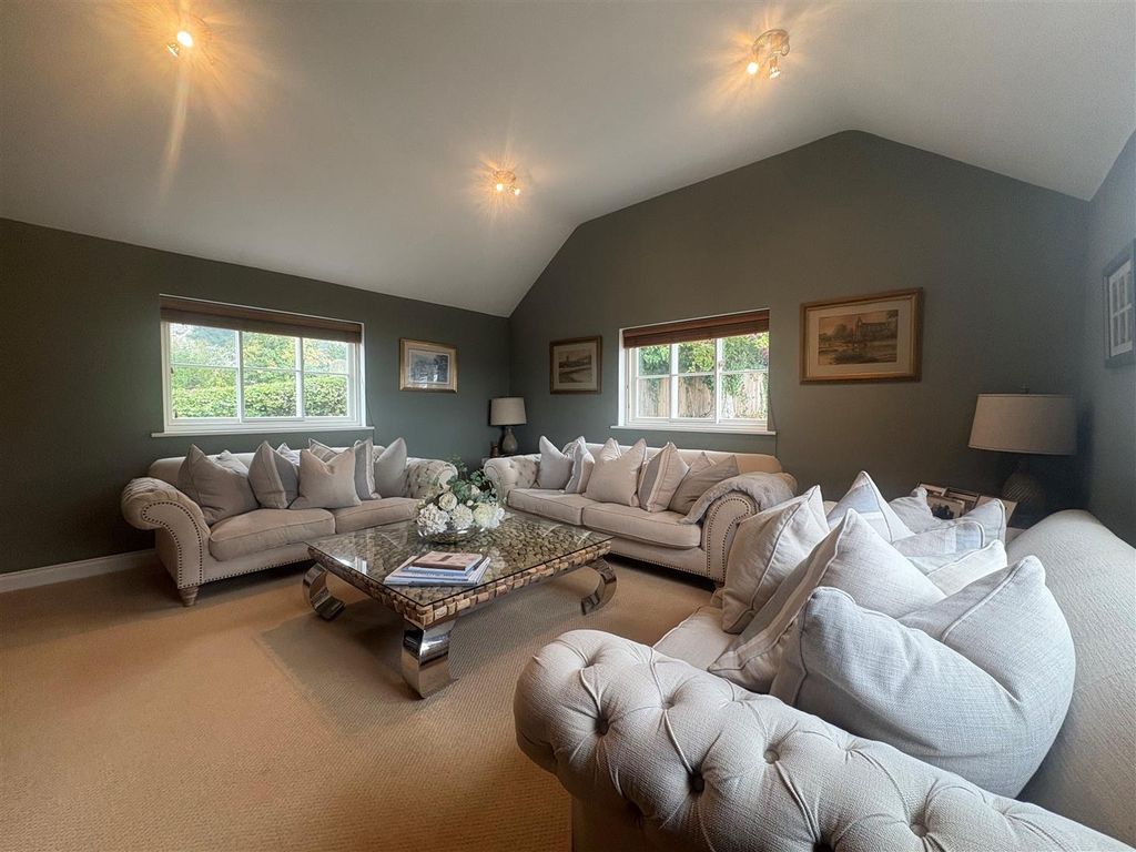 Property photo 2 of 16 Hilda5.Jpg