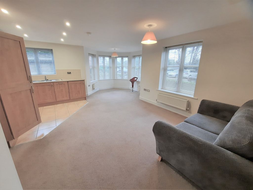 Property photo 2 of 8