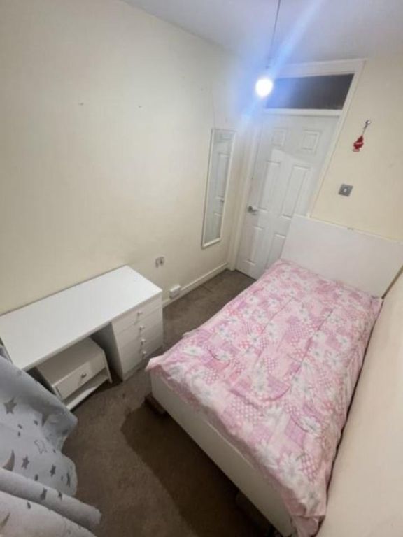 Property photo 1 of 2