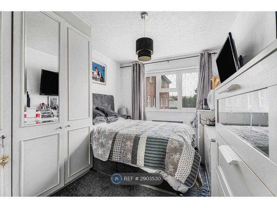 Property photo 3 of 24