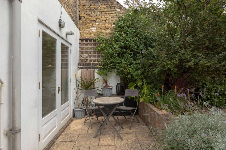 Property photo 2 of 26