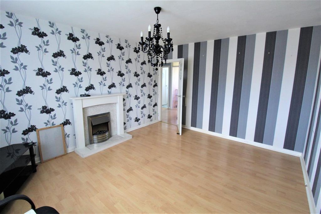 Property photo 3 of 4