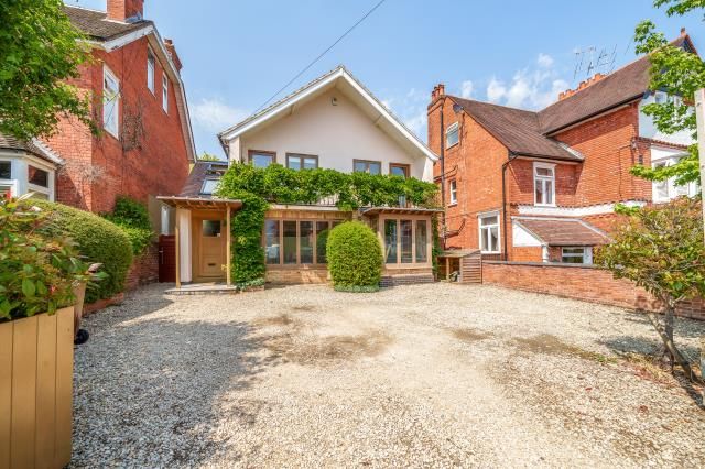 Property photo 1 of 11 Outside View