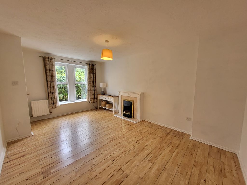 Property photo 3 of 17 Image