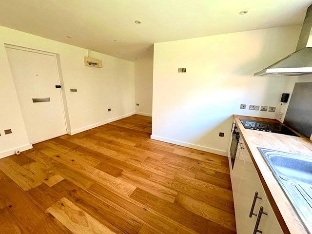 Property photo 3 of 8 Kitchen