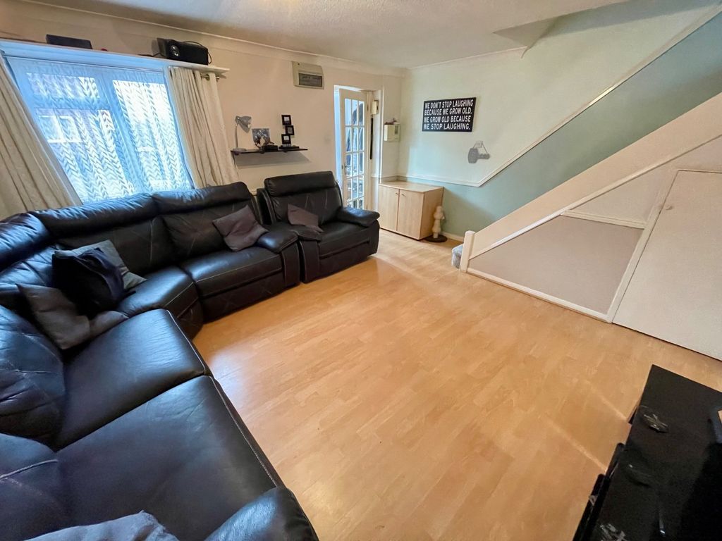 Property photo 2 of 10 4664332