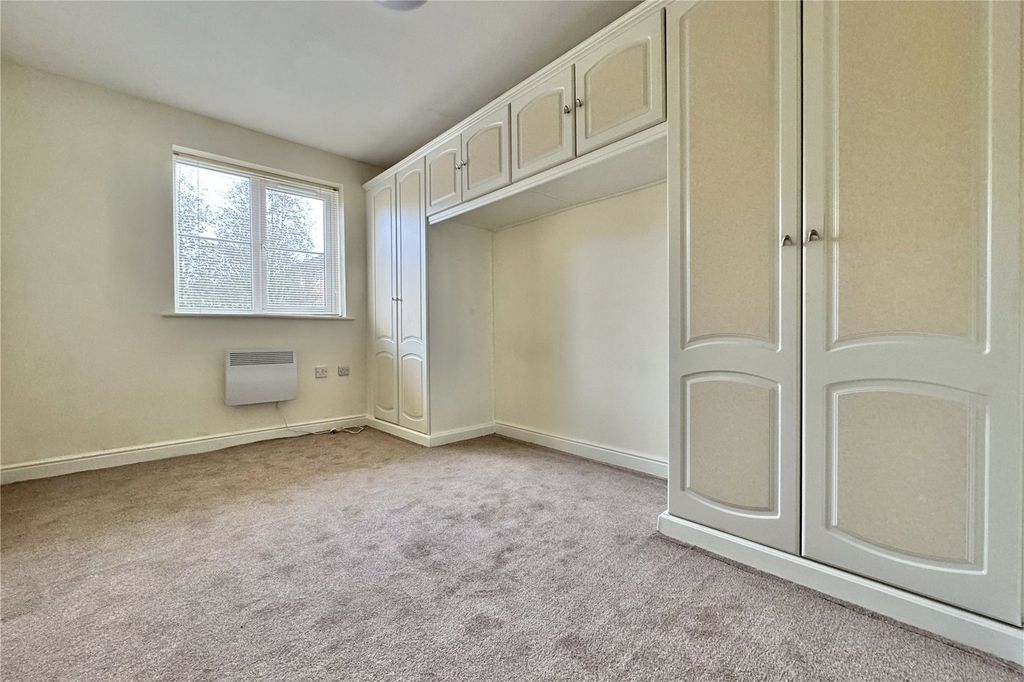 Property photo 2 of 9 Picture No. 11