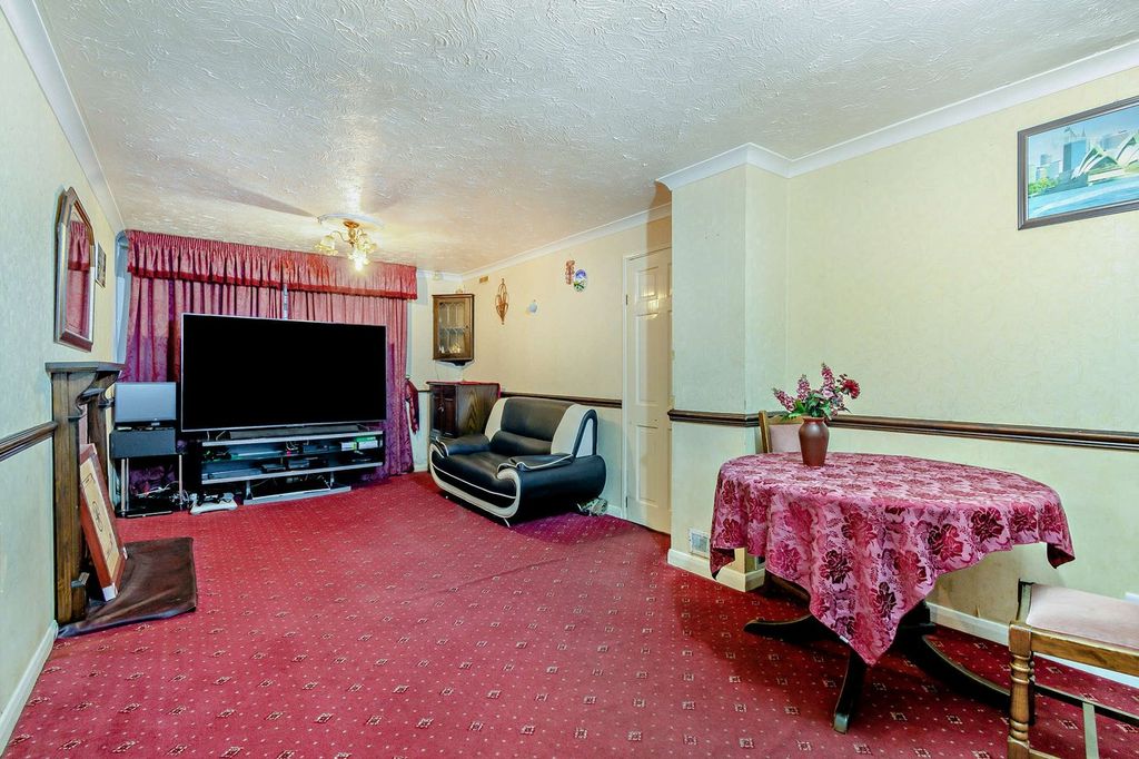 Property photo 3 of 21