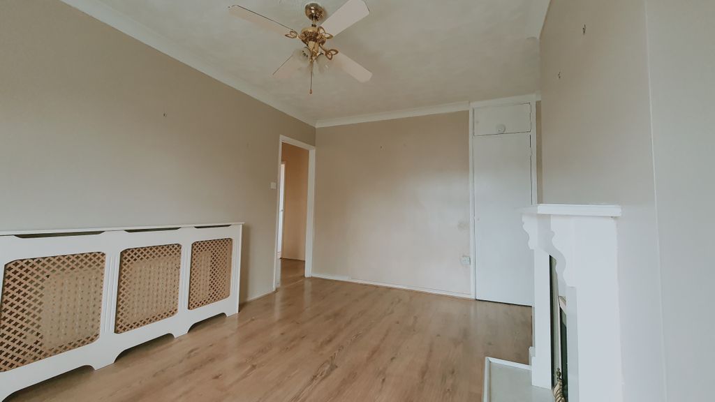 Property photo 3 of 11 Reception