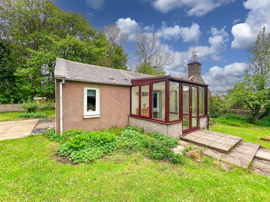 Property photo 2 of 31