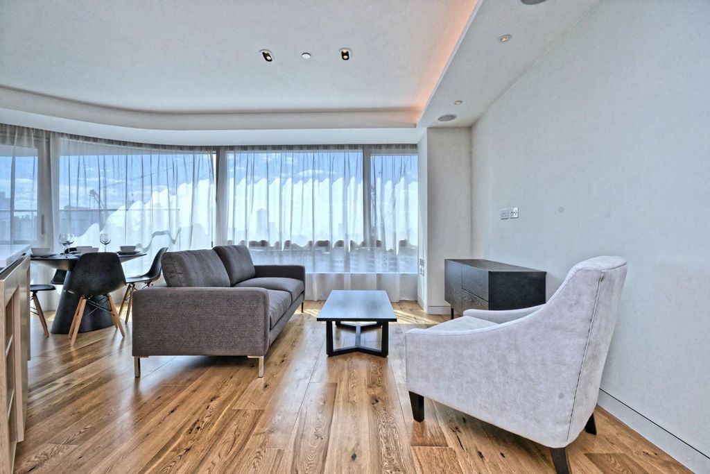 Property photo 3 of 12 Image