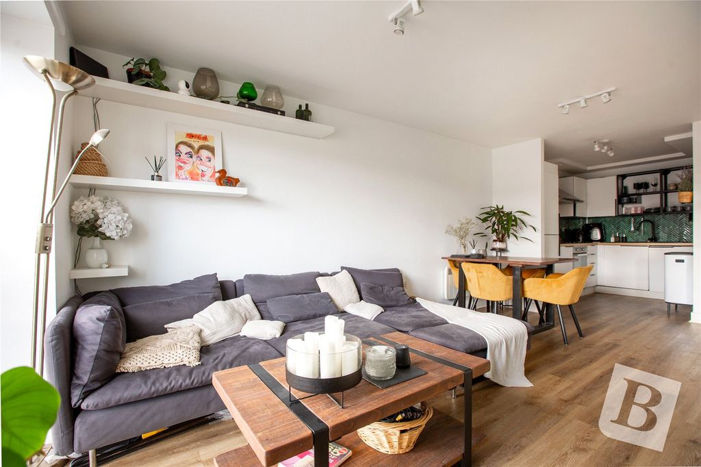 Property photo 2 of 11 Lounge/Diner