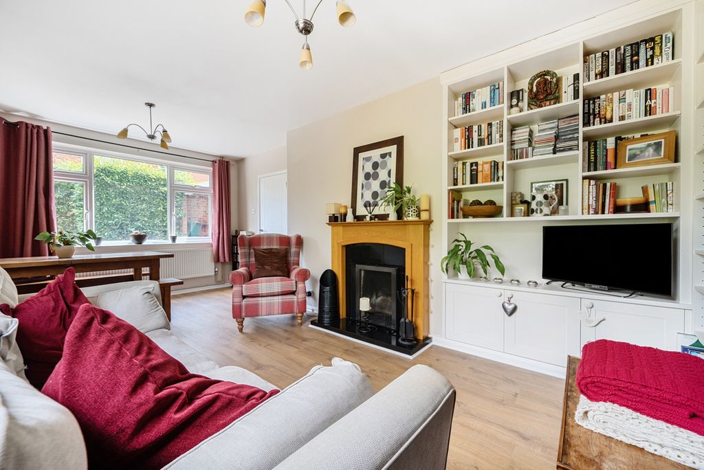 Property photo 3 of 22 1317473-8-686Bd33...