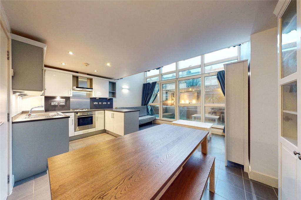 Property photo 1 of 12 Kitchen/Living Room