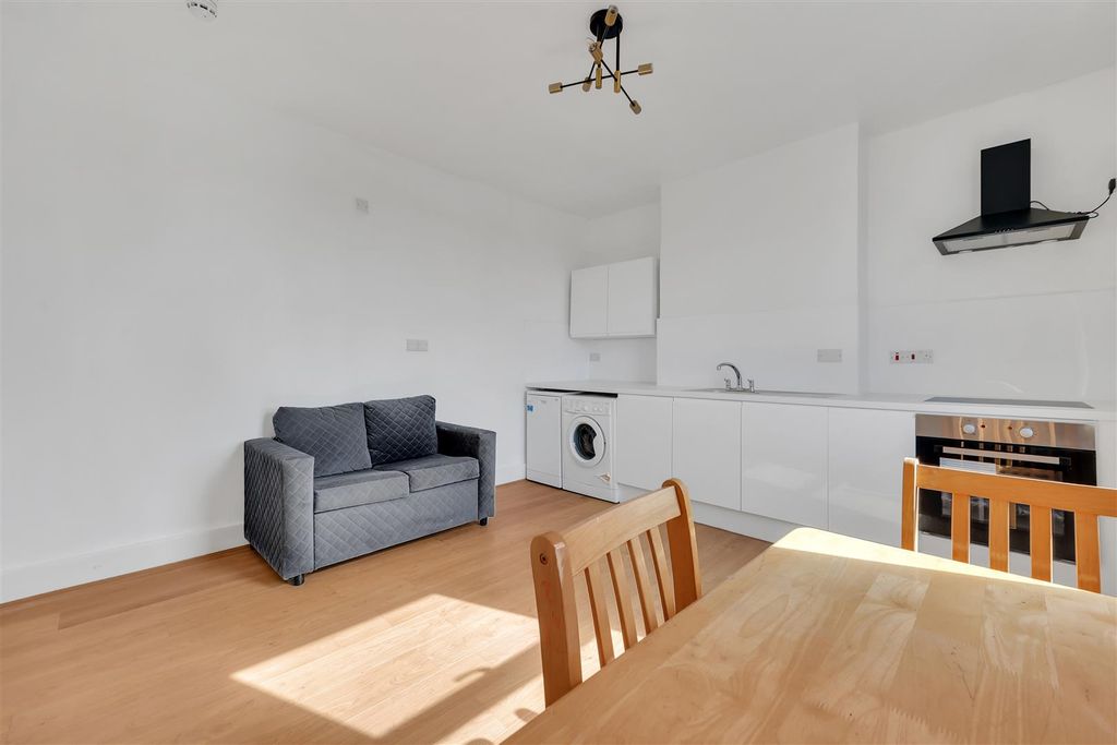 Property photo 2 of 7 9S4A1928.Jpg