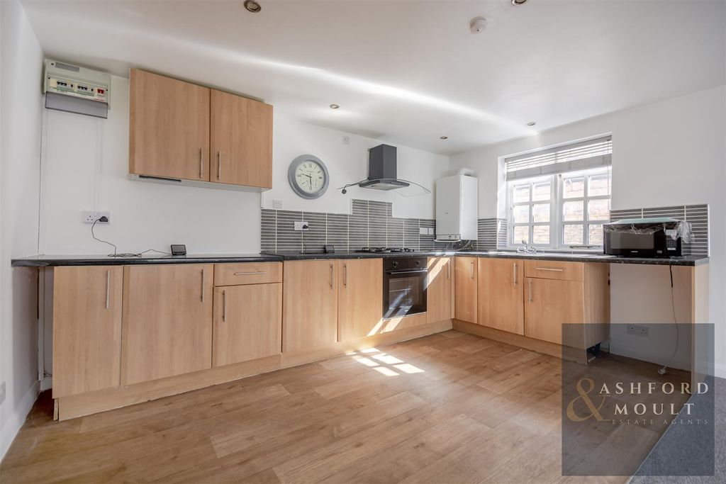 Property photo 2 of 39 Ashford-16.Jpg