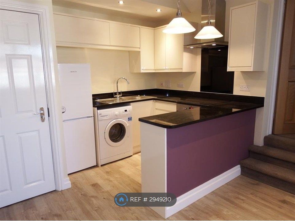 Property photo 1 of 6 Kitchen