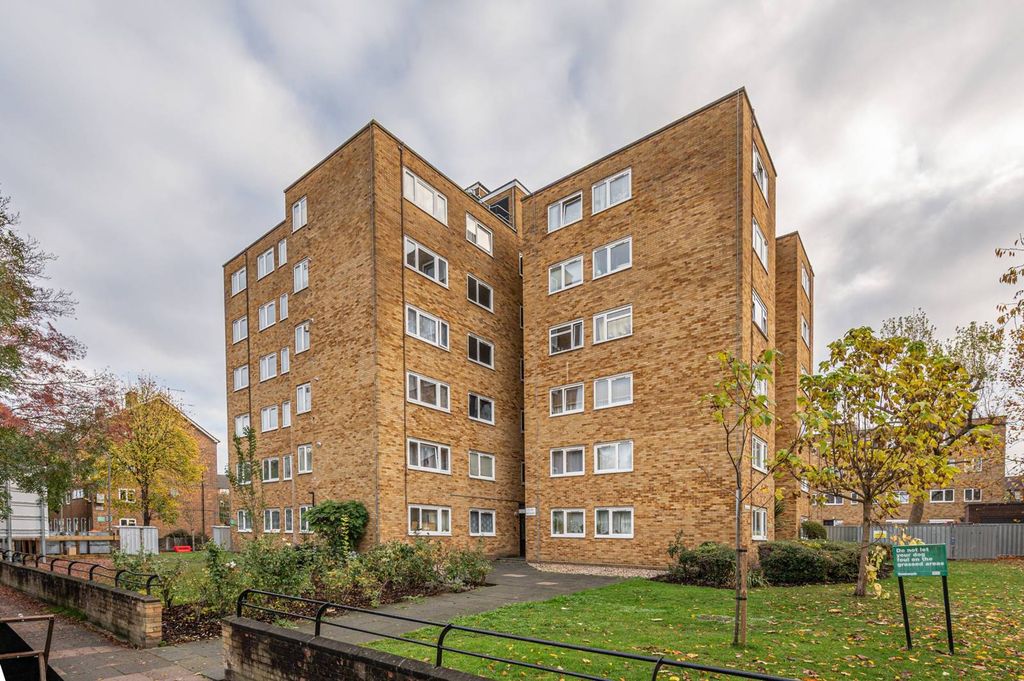 Property photo 1 of 8