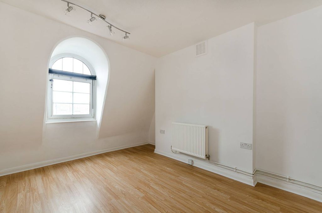 Property photo 3 of 4