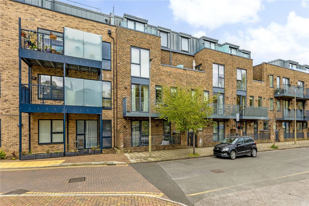 Property photo 3 of 11 Picture No. 01