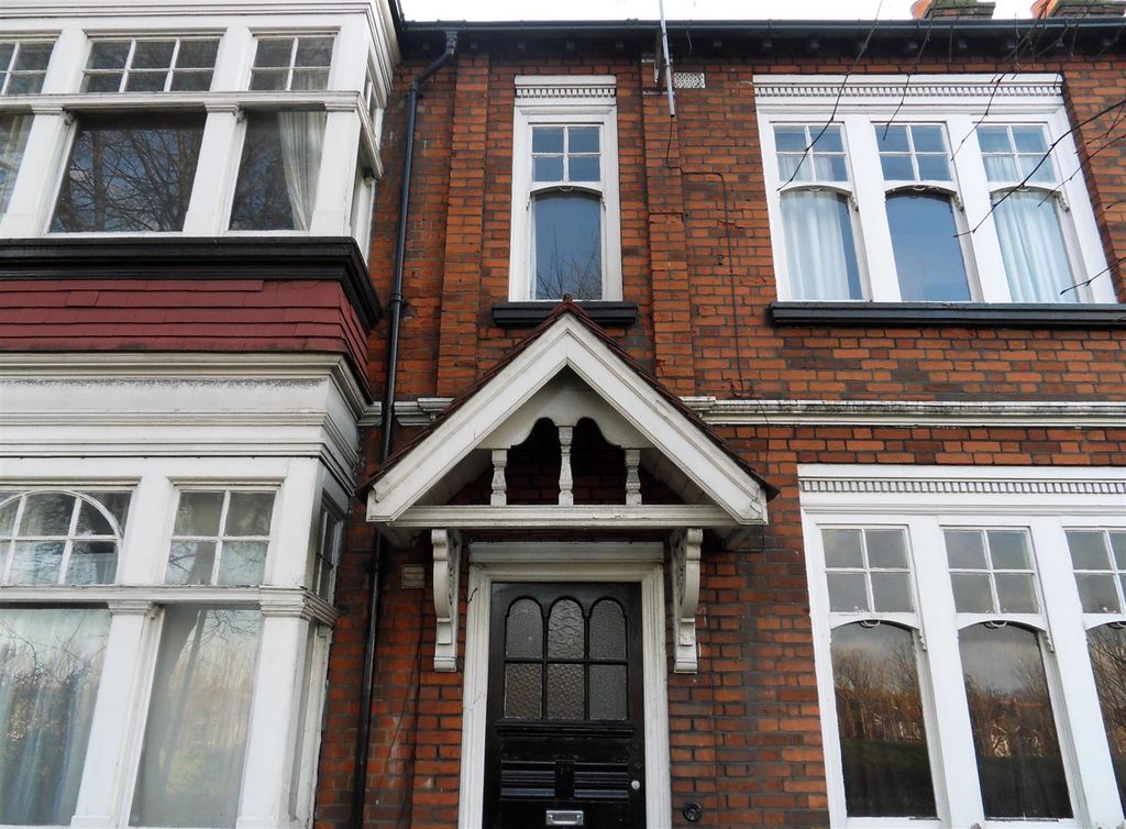 Property photo 1 of 6 Bowes Rd.Jpg