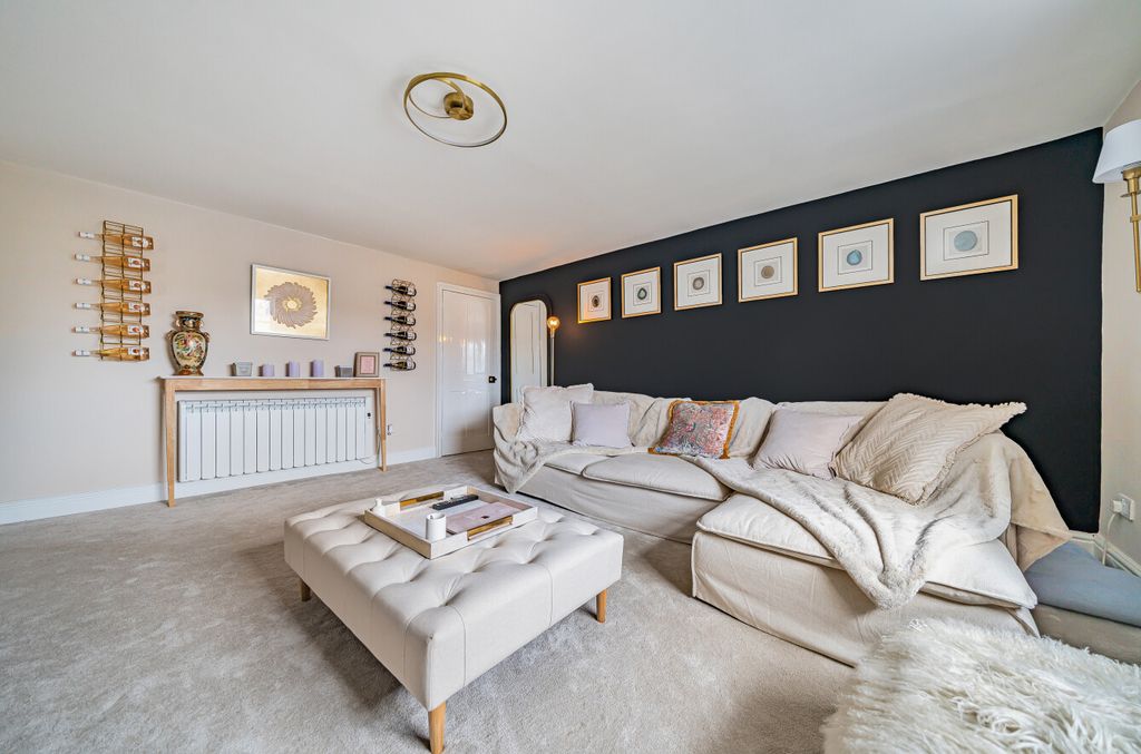 Additional image 6 of 2 bed flat for saleBury St Edmunds, Suffolk IP33