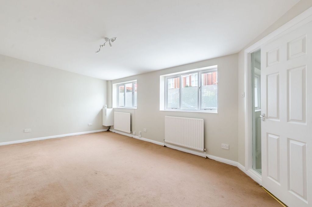 Property photo 1 of 4