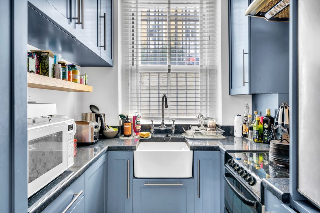 Property photo 3 of 5 26A Elm Park Road, Sw3, Martin & Co (2)