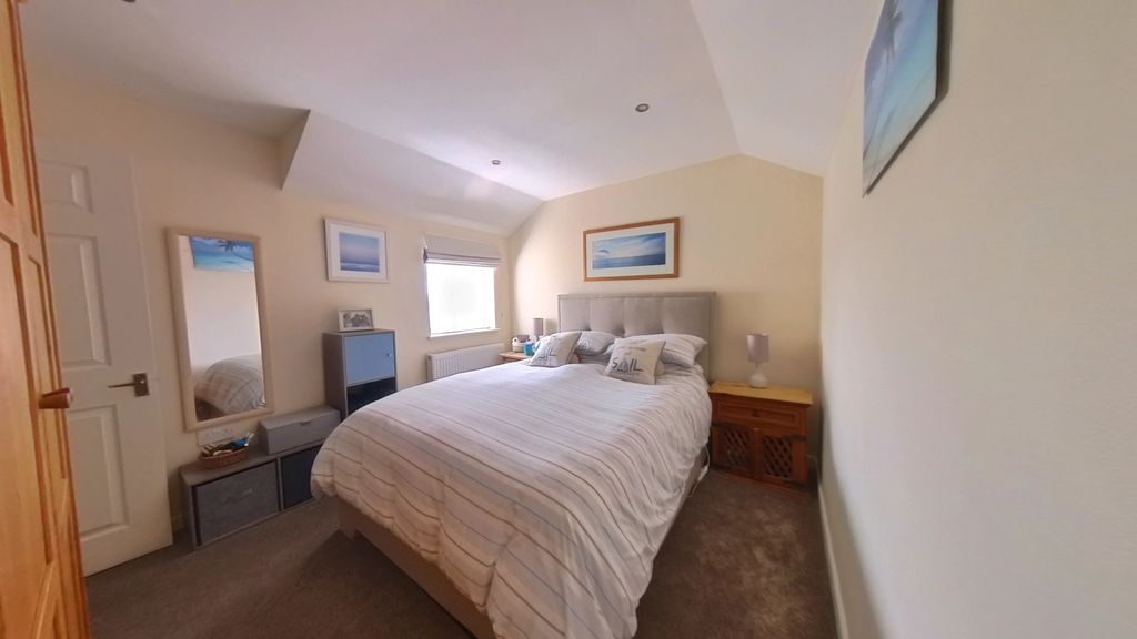 Property photo 2 of 7 2 Bedroom - Flat 5 1