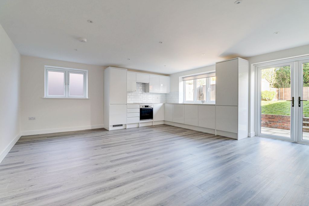 Property photo 2 of 16 Img9495Img9497