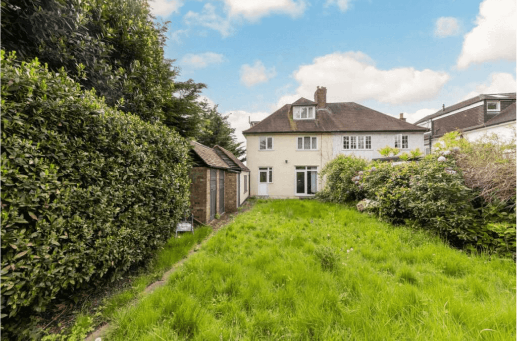 Property photo 1 of 11