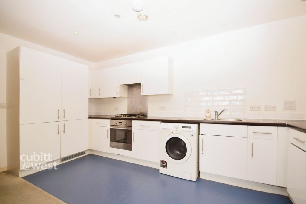 Property photo 3 of 7 A1E46459-Dsc_0033