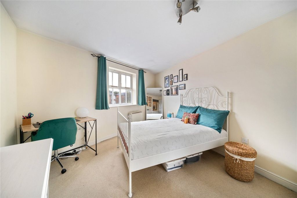 Property photo 2 of 11 Picture No. 24