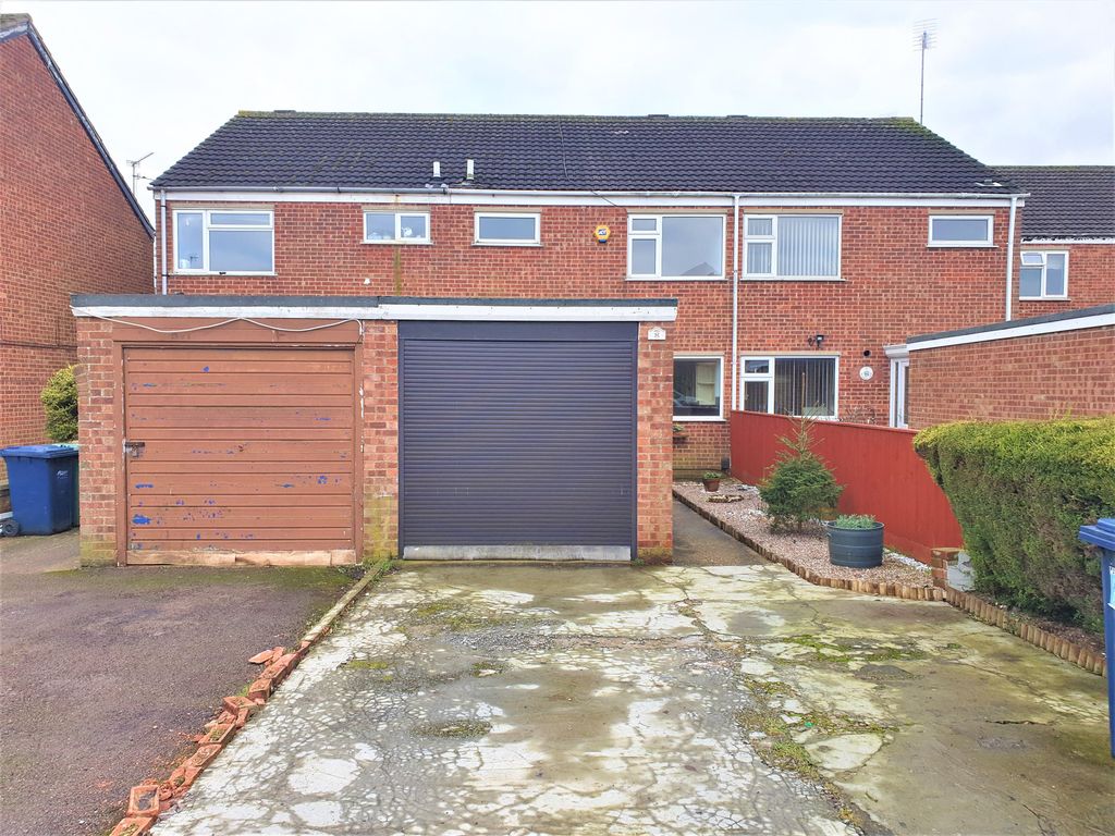 Property photo 1 of 8 Front