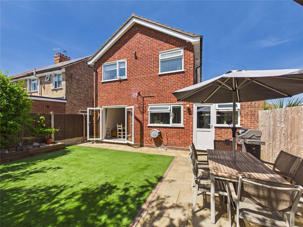 Property photo 2 of 11 Picture No. 17