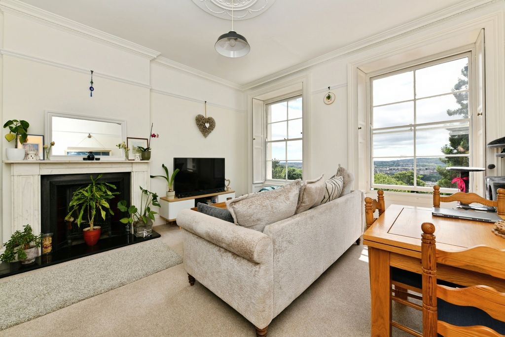 Property photo 2 of 10 Pbox-Img.Jpg