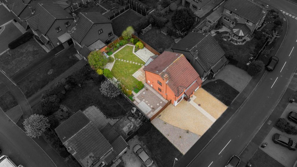 Property photo 2 of 40