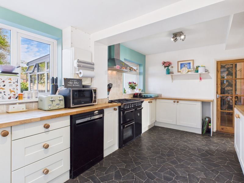 Property photo 3 of 23 Kitchen