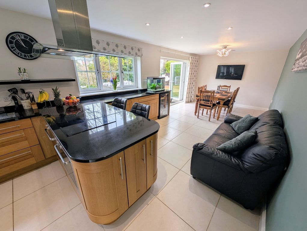 Property photo 2 of 48