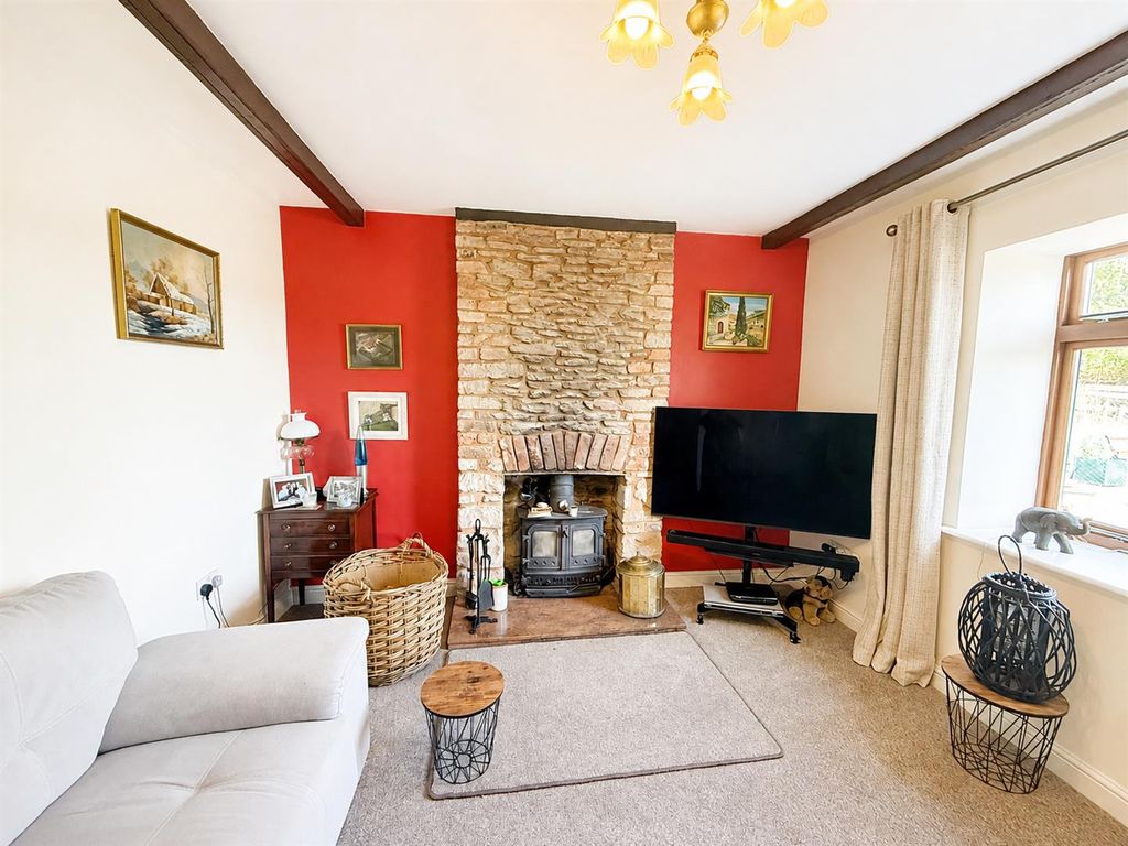 Property photo 3 of 33