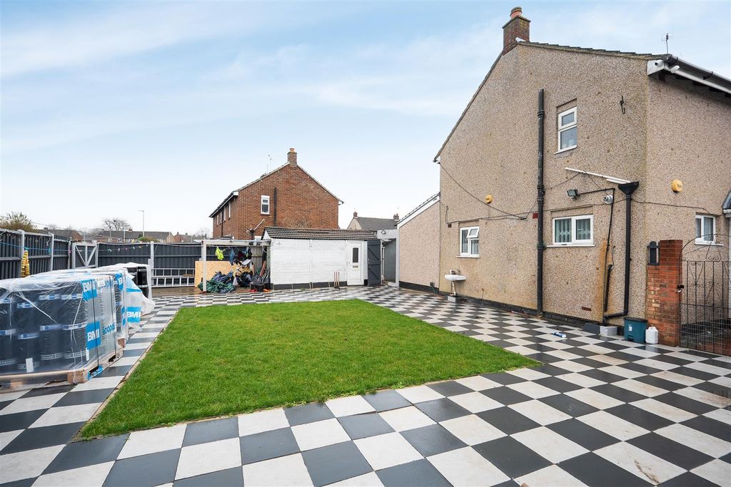 Property photo 2 of 22 Garden