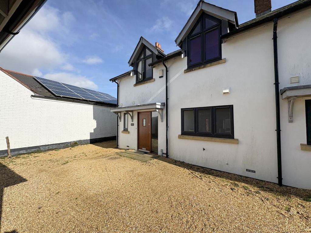 Property photo 3 of 32