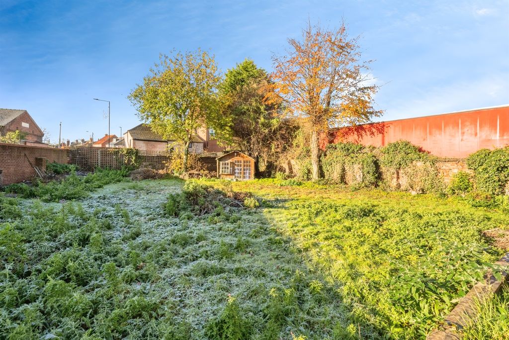 Property photo 2 of 19