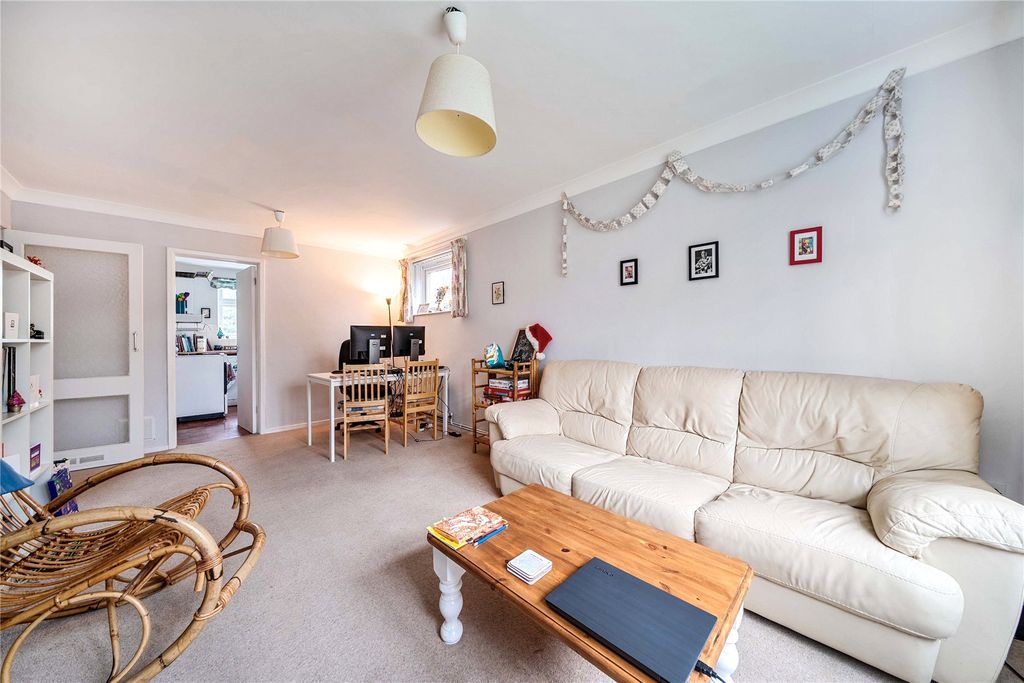 Property photo 2 of 21 Picture No. 33