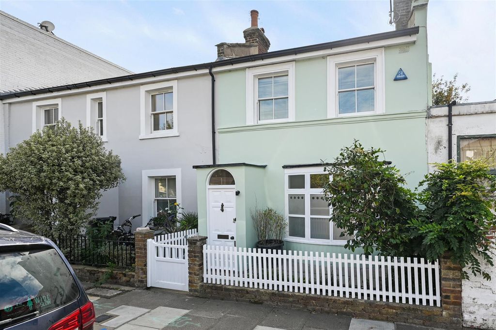 Property photo 1 of 15 Wellesley Avenue