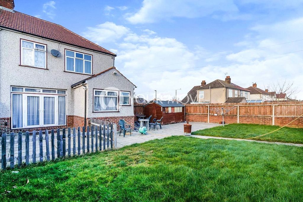 Property photo 2 of 9 #Yourmovedartford