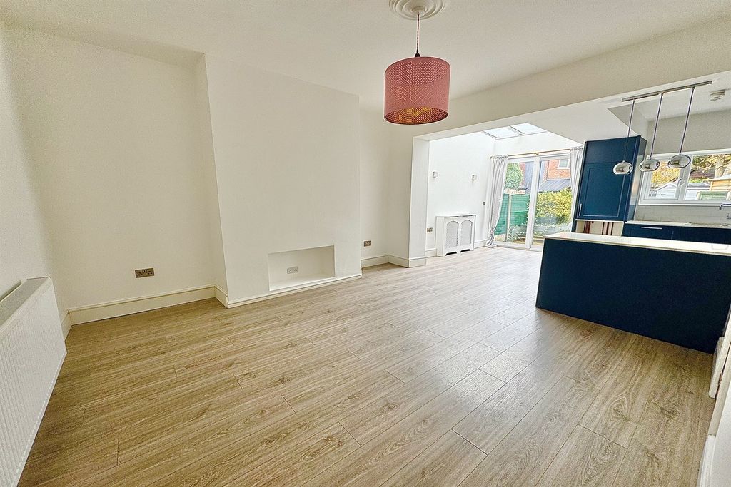 Property photo 2 of 12 Dining Kitchen