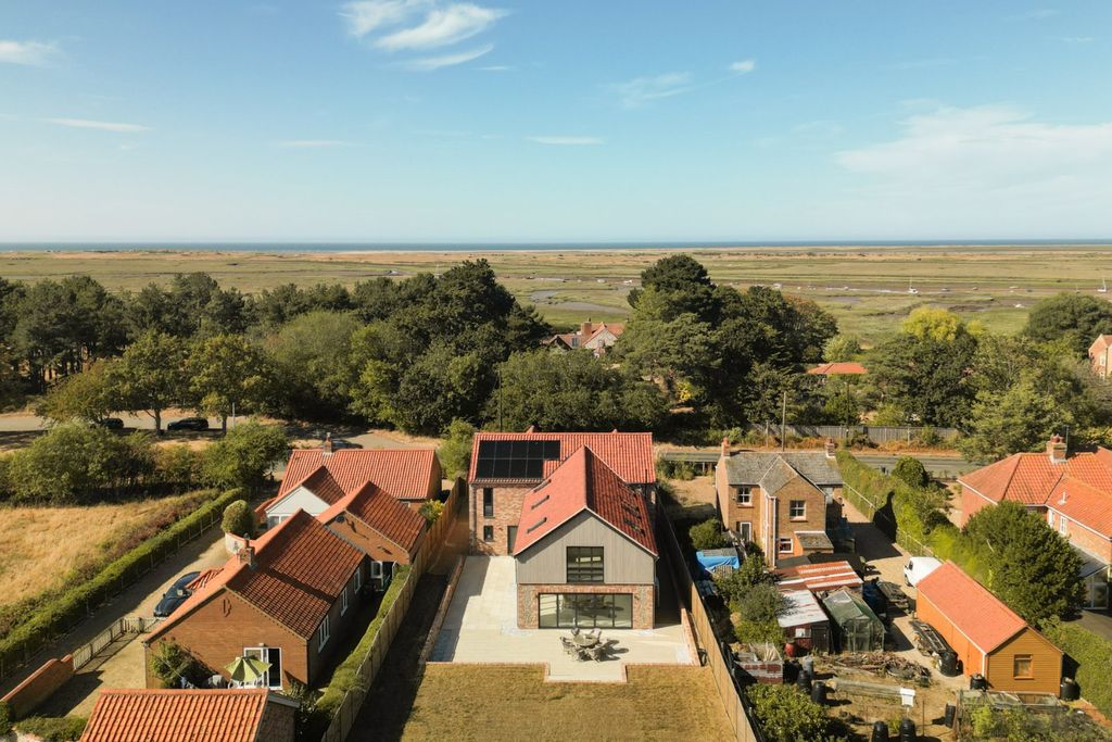 Property photo 1 of 26 Drone Rear