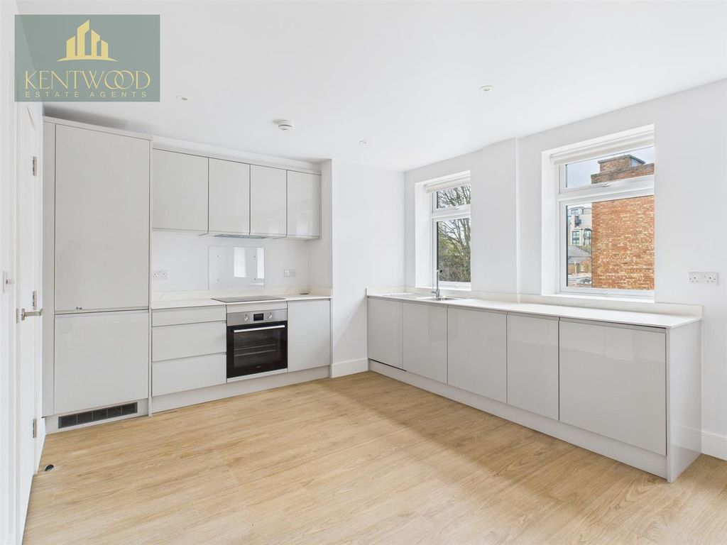 Property photo 3 of 8 Cam01964G0-Pr0069-Still004.Jpg