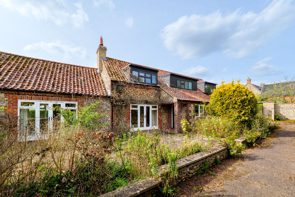 Property photo 1 of 41 4986251